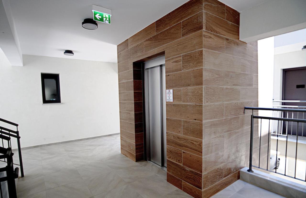 Golden Tree Apartment Paralímni Extérieur photo
