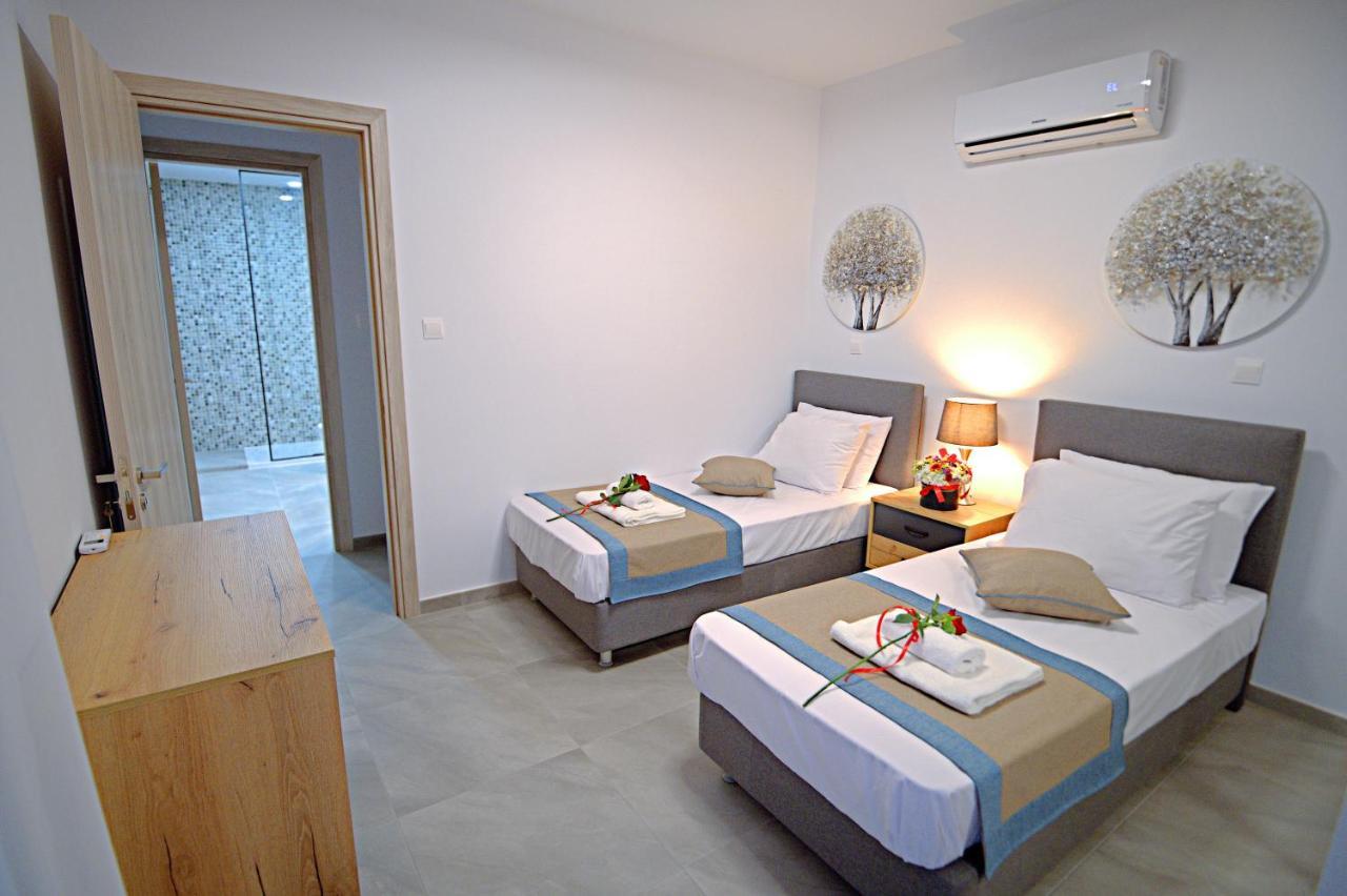 Golden Tree Apartment Paralímni Extérieur photo