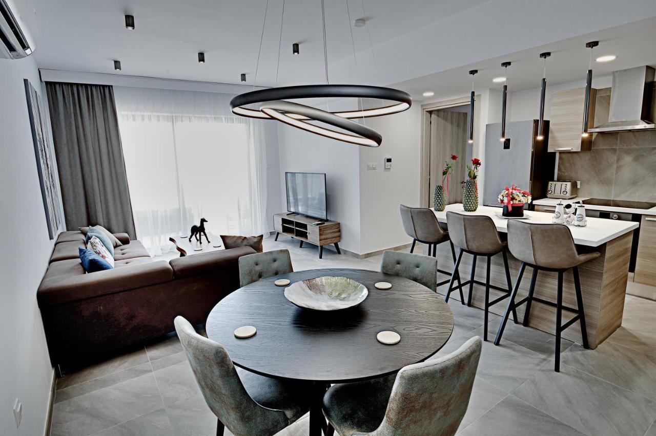 Golden Tree Apartment Paralímni Extérieur photo