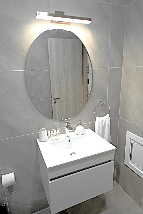 Golden Tree Apartment Paralímni Extérieur photo