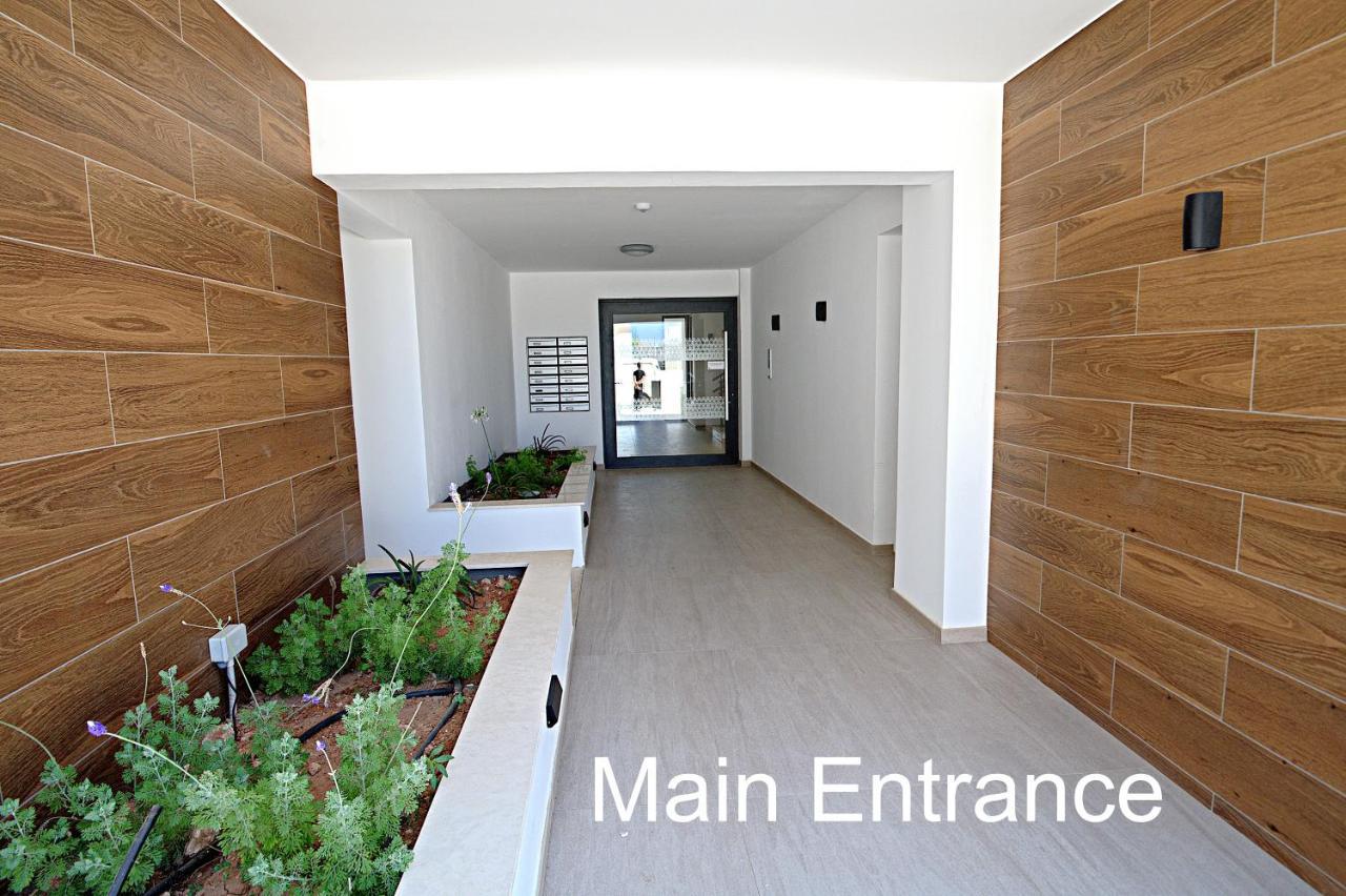 Golden Tree Apartment Paralímni Extérieur photo