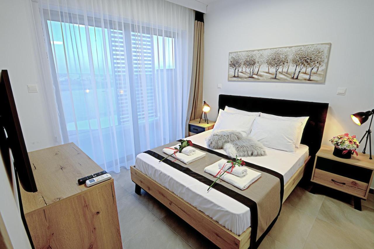 Golden Tree Apartment Paralímni Extérieur photo