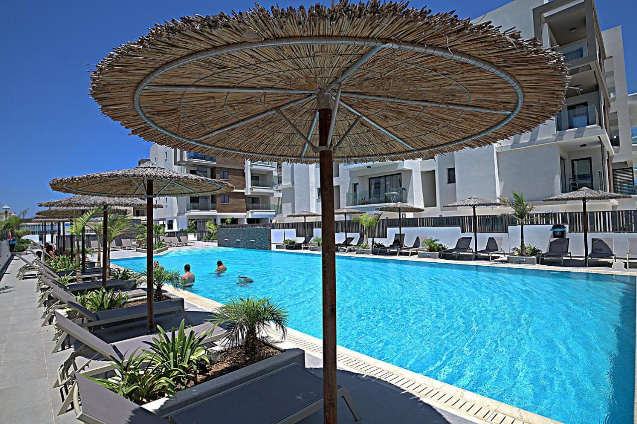 Golden Tree Apartment Paralímni Extérieur photo