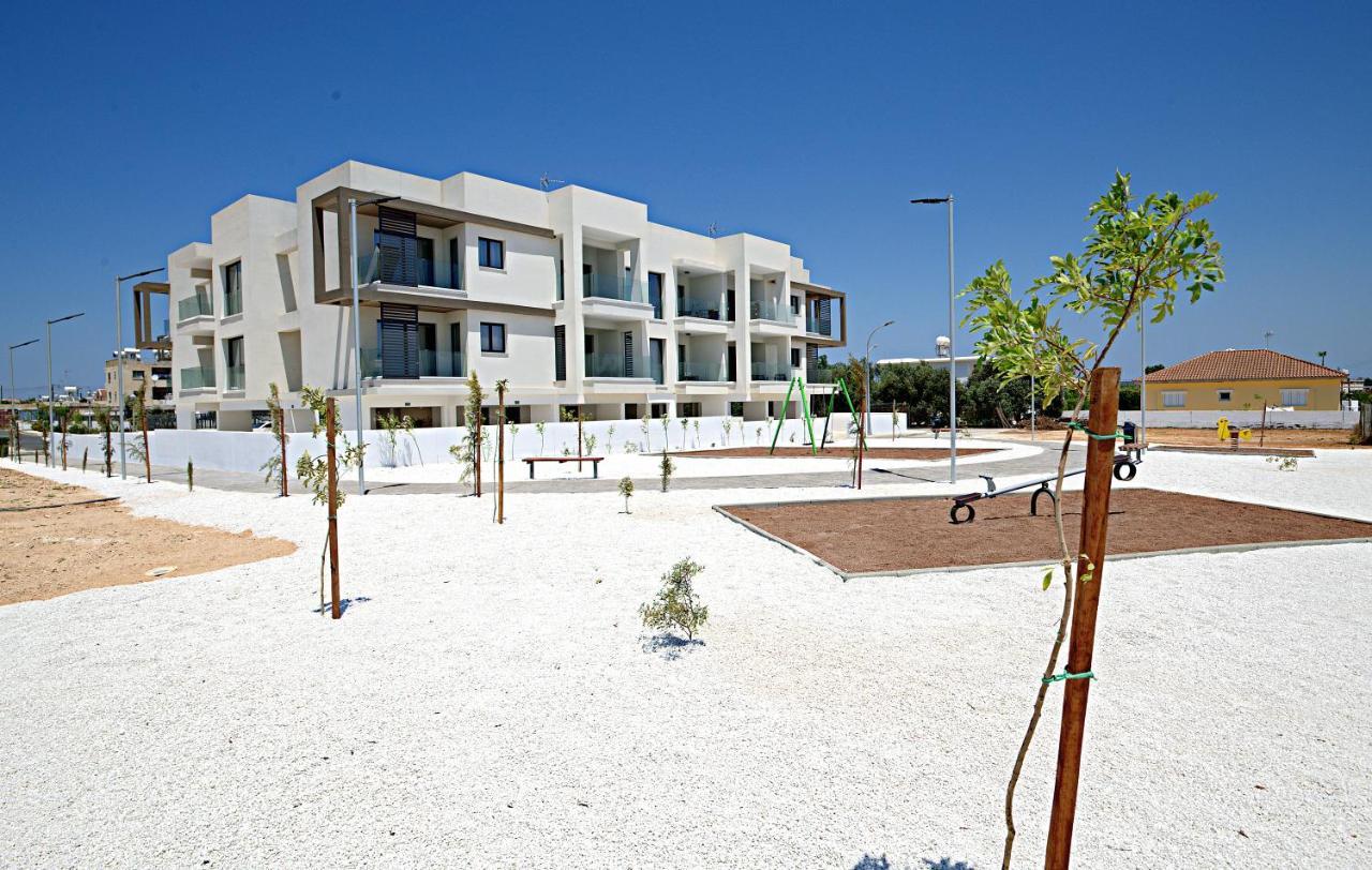 Golden Tree Apartment Paralímni Extérieur photo