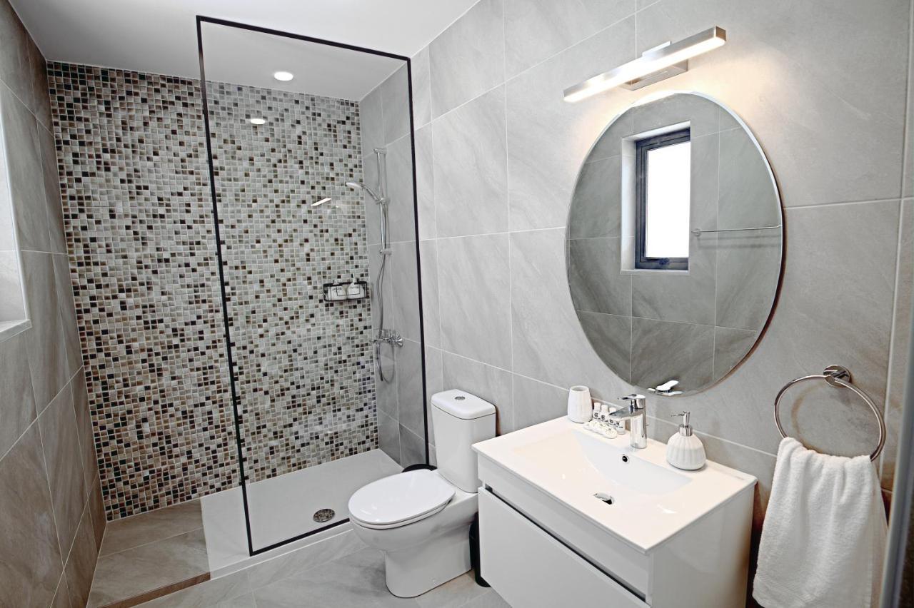 Golden Tree Apartment Paralímni Extérieur photo