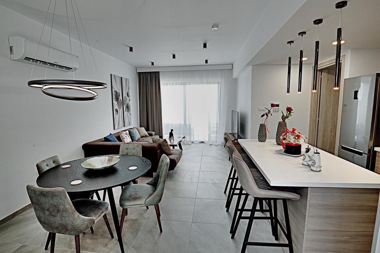 Golden Tree Apartment Paralímni Extérieur photo