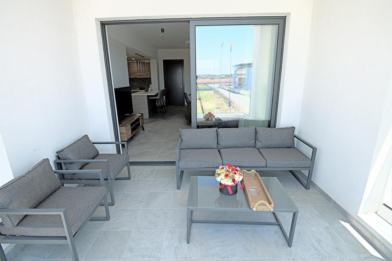 Golden Tree Apartment Paralímni Extérieur photo